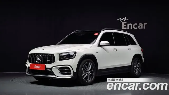 Mercedes-Benz GLB-Class 2025 — photo 1