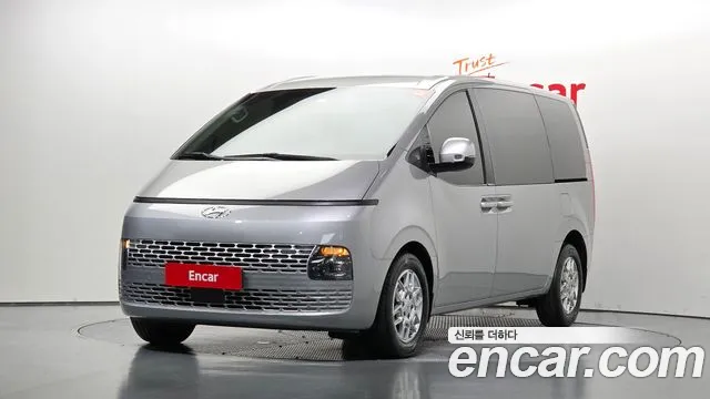 Hyundai Staria 2022 — photo 1