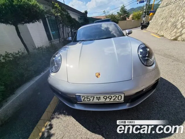 Porsche 911 2021 — photo 1
