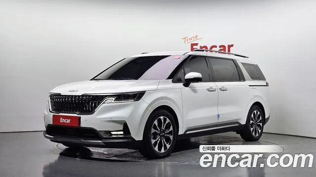 Kia Canival 2022 — photo 1