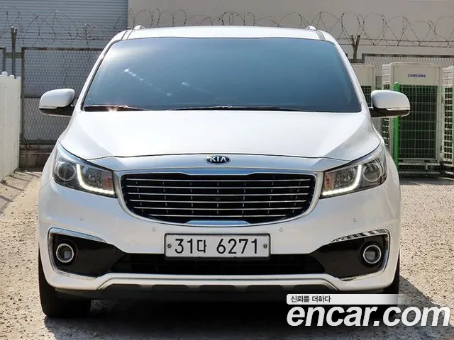 Kia Canival 2018 — photo 1