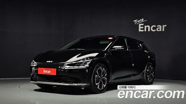 Kia EV6 2023 — photo 1