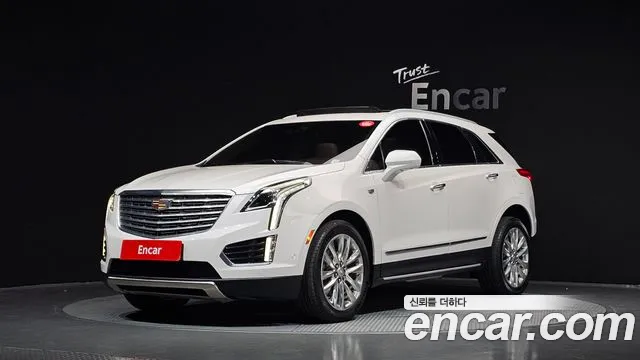 Cadillac XT5 2017 — photo 1