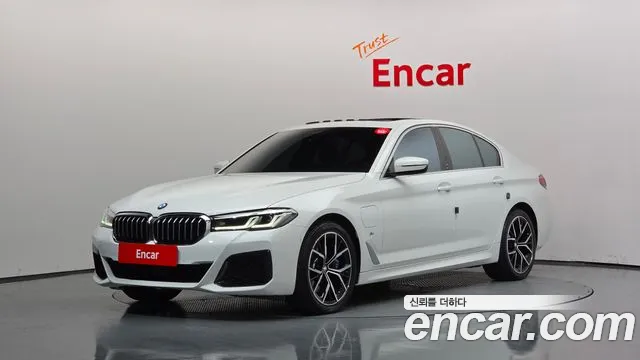 BMW 5-Series 2021 — photo 1