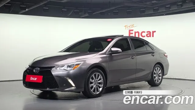 Toyota Camry 2017 — photo 1