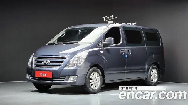 Hyundai Starex 2017 — photo 1