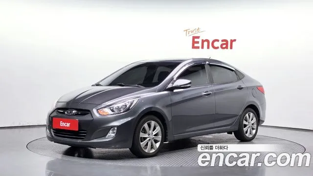 Hyundai Accent 2012 — photo 1