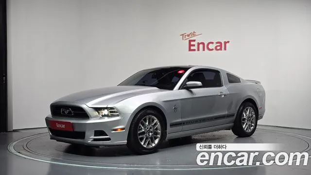 Ford Mustang 2014 — photo 1