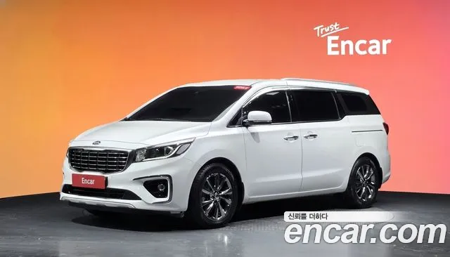 Kia Canival 2020 — photo 1