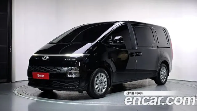 Hyundai Staria 2026 — photo 1