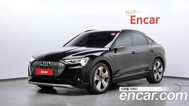Audi e-tron 2021 — photo 1