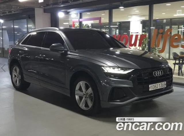 Audi Q8 2020 — photo 1