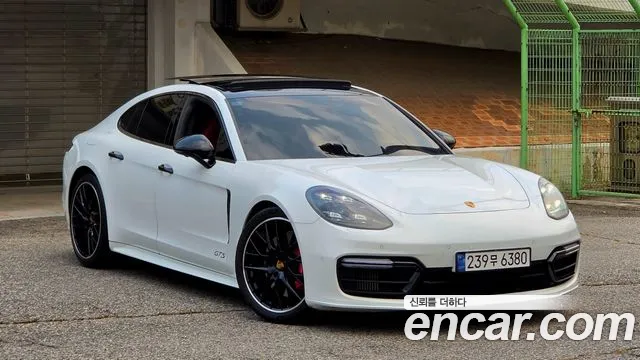 Porsche Panamera 2020 — photo 1