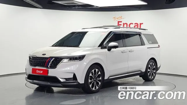 Kia Canival 2021 — photo 1
