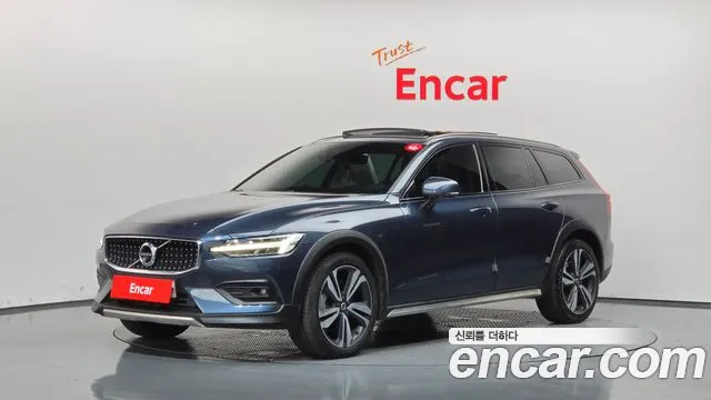 Volvo V60 2020 — photo 1