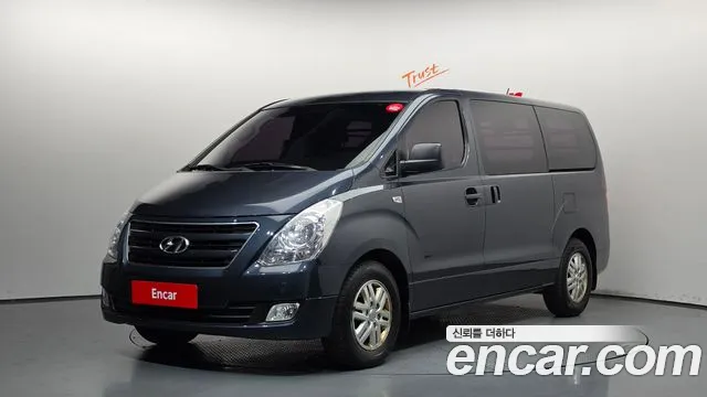 Hyundai Starex 2017 — photo 1
