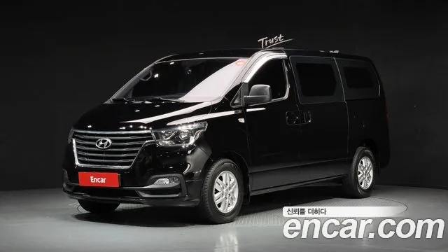 Hyundai Starex 2019 — photo 1