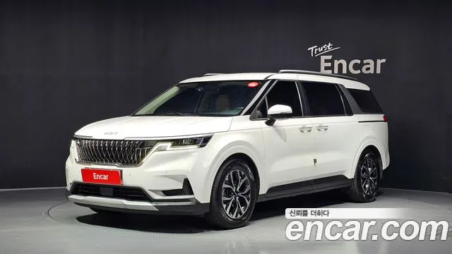 Kia Canival 2023 — photo 1