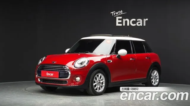 Mini Cooper 2016 — photo 1