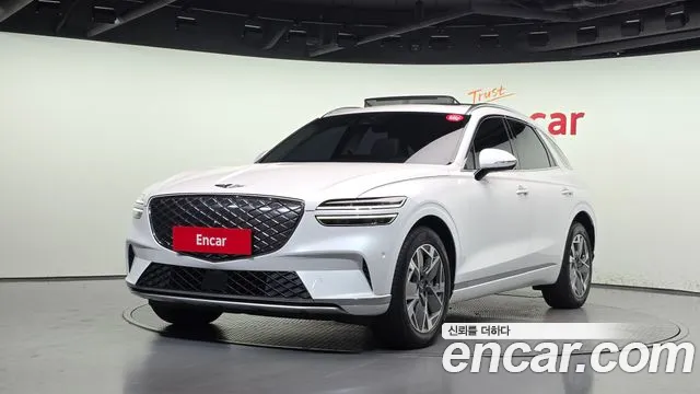 Genesis GV70 2022 — photo 1