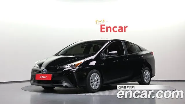 Toyota Prius 2022 — photo 1