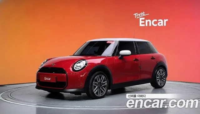 Mini Cooper 2025 — photo 1
