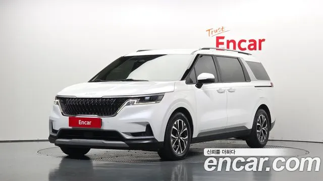 Kia Canival 2023 — photo 1