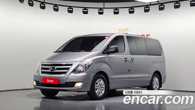 Hyundai Starex 2017 — photo 1