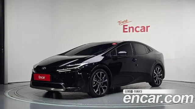 Toyota Prius 2024 — photo 1