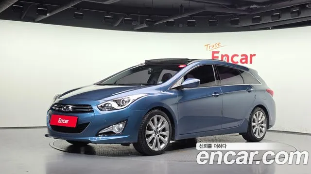 Hyundai i40 2012 — photo 1