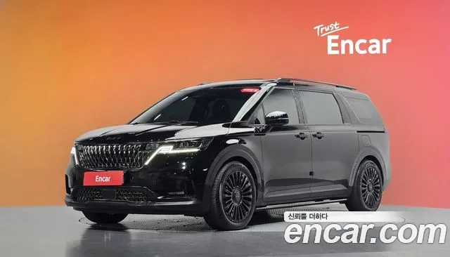 Kia Canival 2023 — photo 1