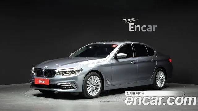 BMW 5-Series 2019 — photo 1