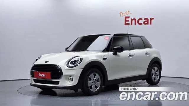 Mini Cooper 2020 — photo 1