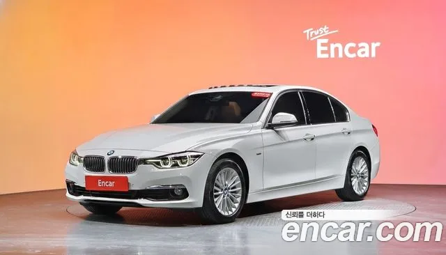 BMW 3-Series 2018 — photo 1