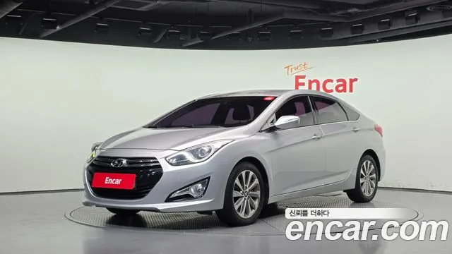 Hyundai i40 2012 — photo 1