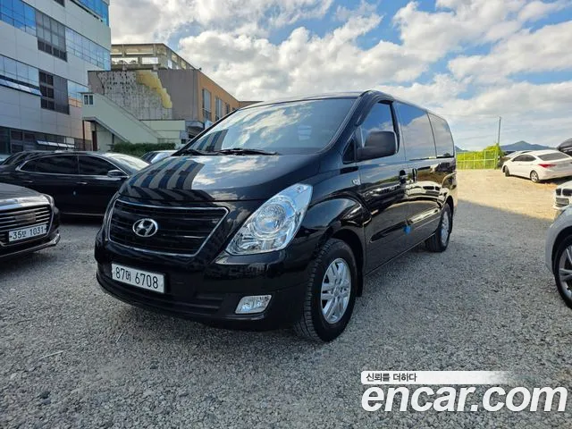 Hyundai Starex 2017 — photo 1
