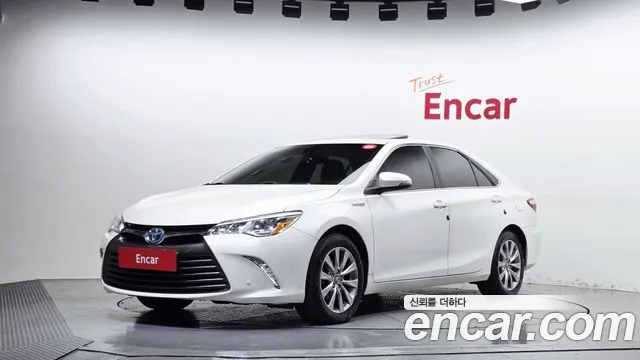 Toyota Camry 2017 — photo 1
