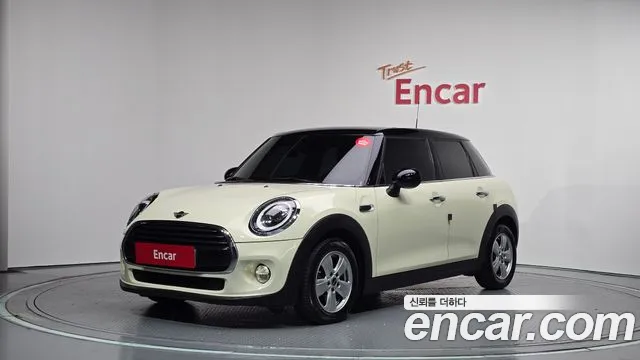 Mini Cooper 2019 — photo 1