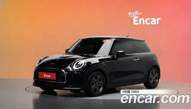 Mini Cooper 2023 — photo 1