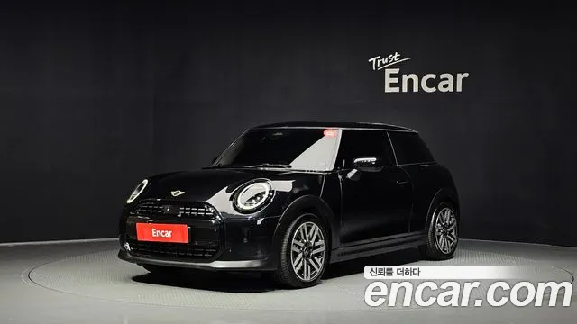 Mini Cooper 2025 — photo 1