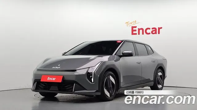 Kia EV4 2026 — photo 1
