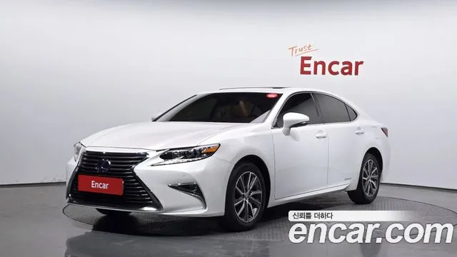 Lexus ES 2017 — photo 1