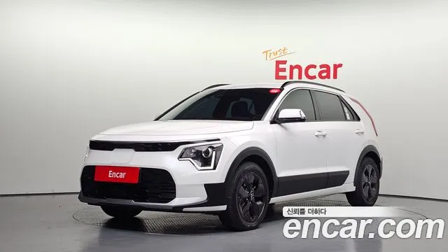 Kia Niro 2023 — photo 1