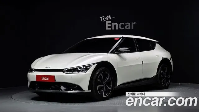 Kia EV6 2023 — photo 1