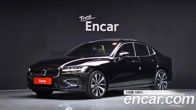 Volvo S60 2024 — photo 1