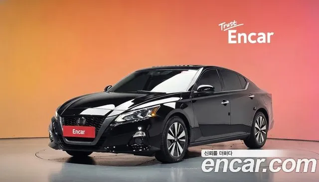 Nissan Altima 2019 — photo 1