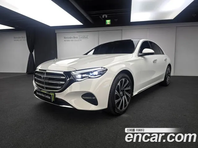 Mercedes-Benz E-Class 2026 — photo 1