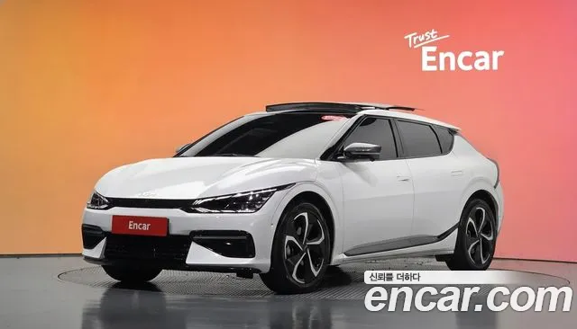 Kia EV6 2023 — photo 1