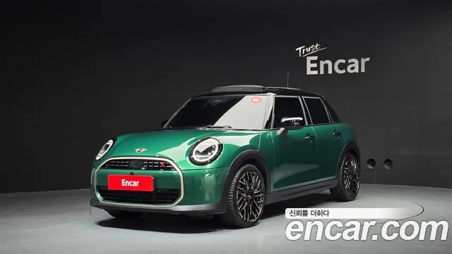 Mini Cooper 2025 — photo 1