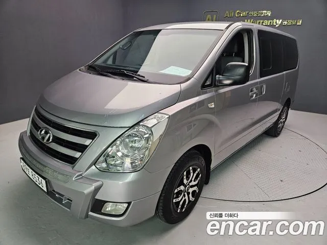 Hyundai Starex 2017 — photo 1